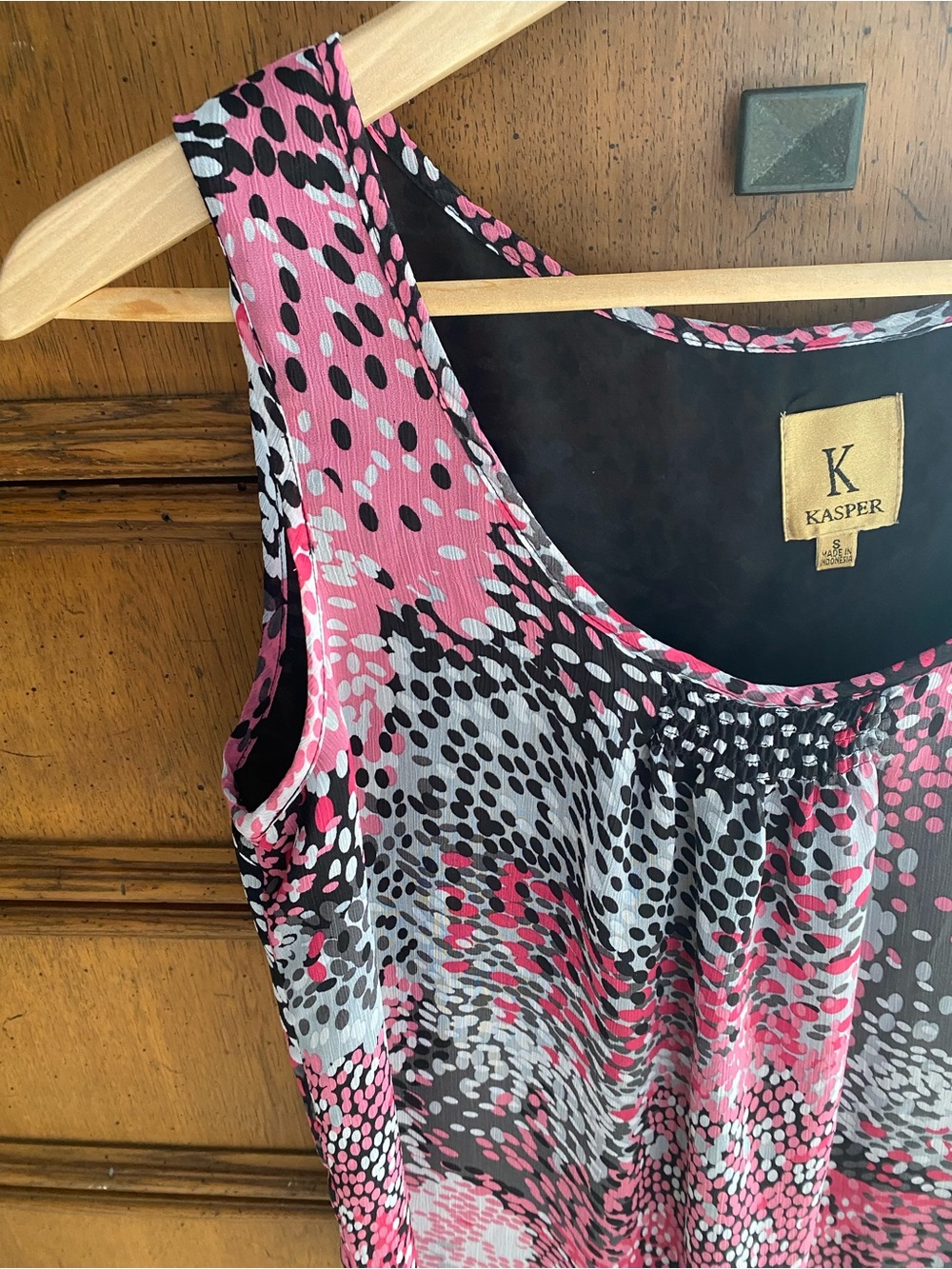 Kasper Pink Black White Printed Sleeveless blouse